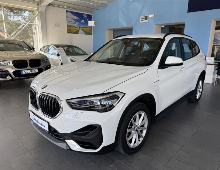 BMW X1 Kombi 1,5 l 103 kw