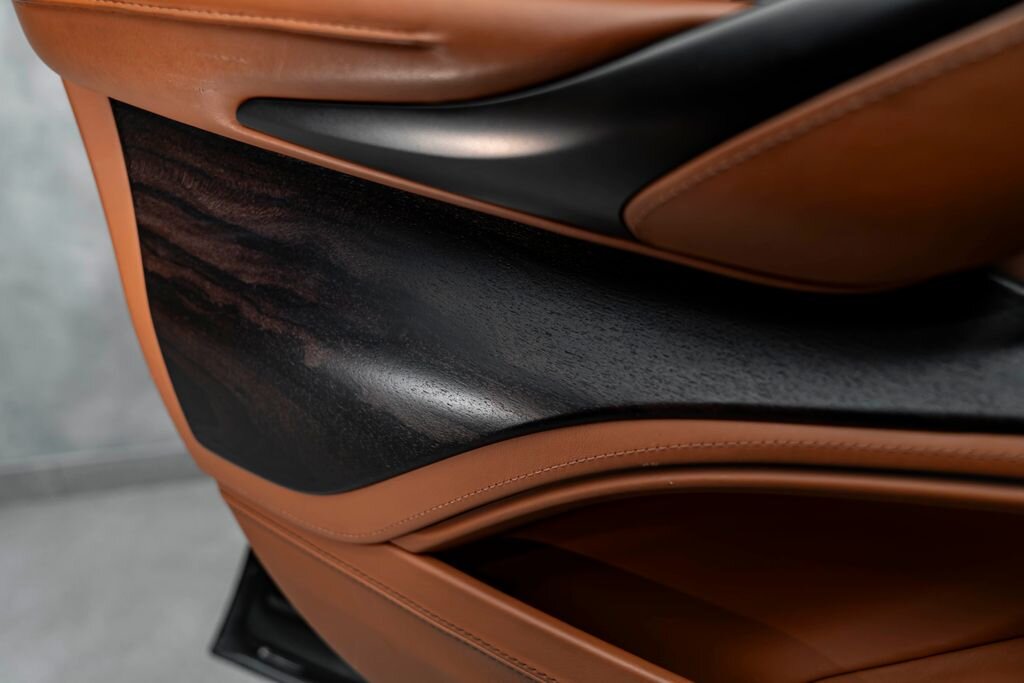 Aston Martin Ostatní SUV 4,0 l 405 kw