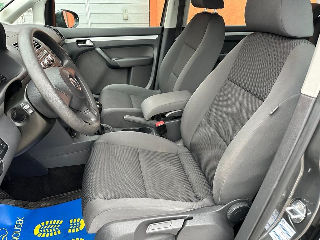 Volkswagen Touran MPV 1,6 l 77 kw