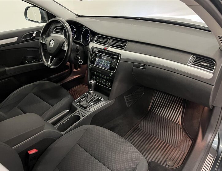 Škoda Superb Liftback 2,0 l 103 kw