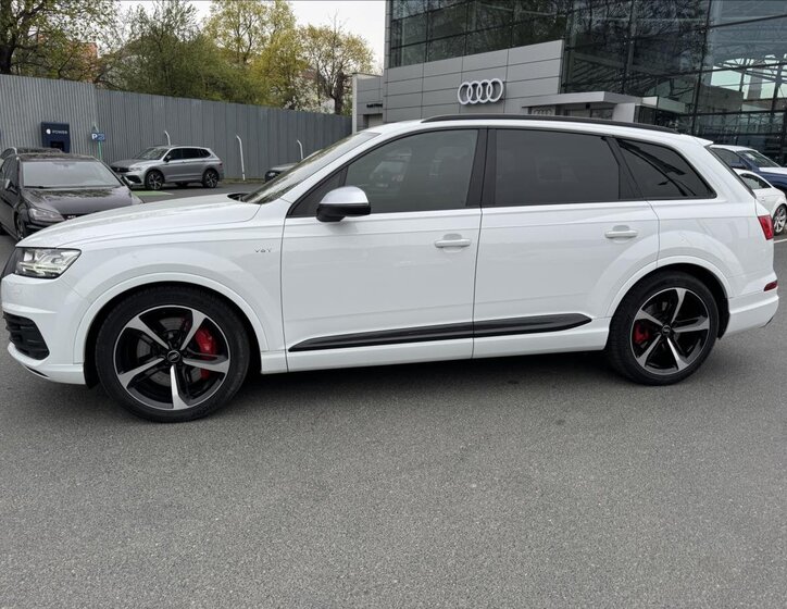 Audi SQ7 SUV / Terénní 4,0 l 320 kw