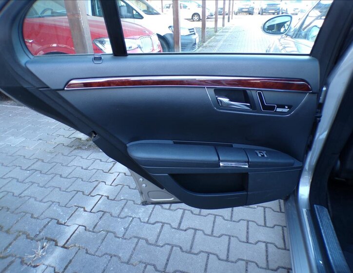 Mercedes-Benz Třídy S Sedan / Limuzína 3,0 l 173 kw