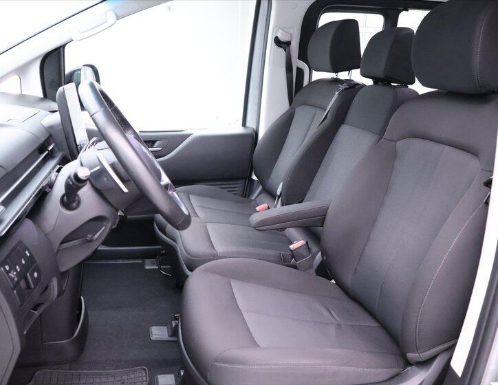 Hyundai Staria Kombi 2,2 l 130 kw