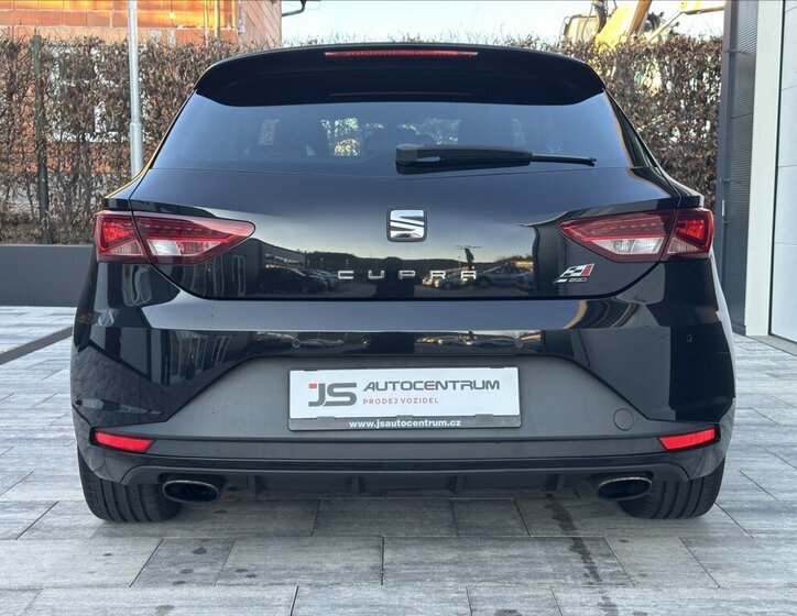 Seat Leon Hatchback 2,0 l 213 kw