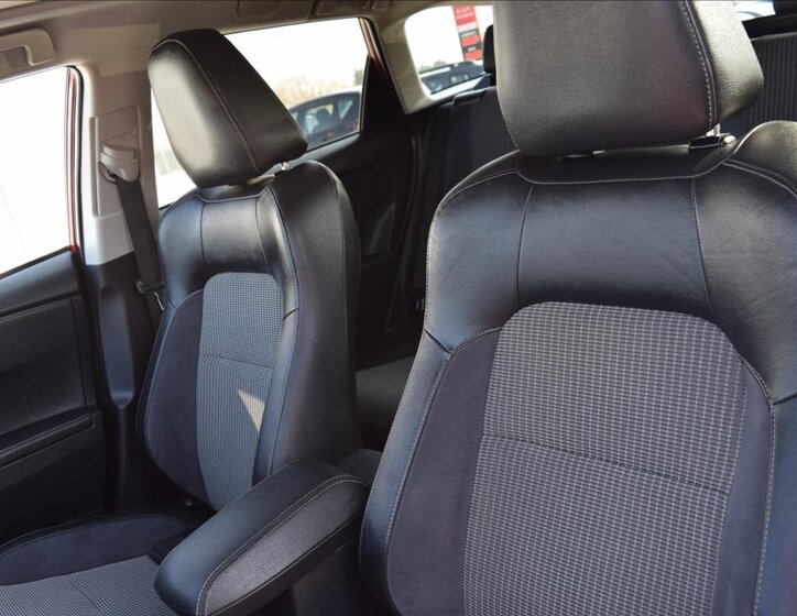 Toyota Auris Kombi 1,2 l 85 kw