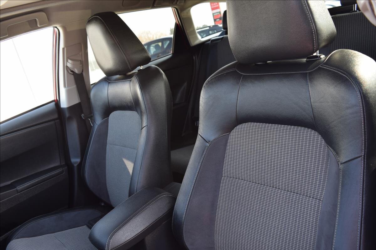 Toyota Auris Kombi 1,2 l 85 kw