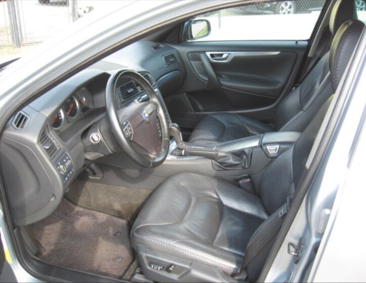 Volvo XC70 Kombi 2,4 l 136 kw