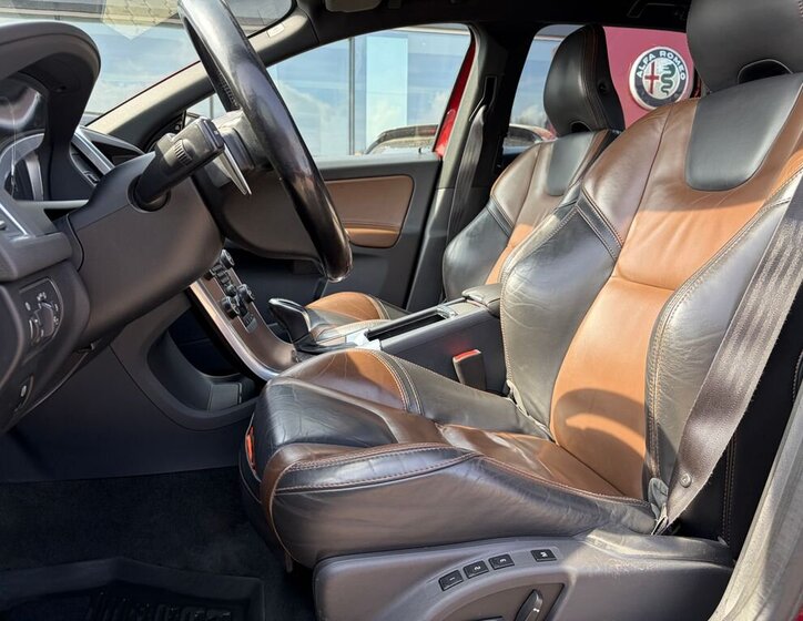 Volvo XC60 SUV / Terénní 2,4 l 133 kw