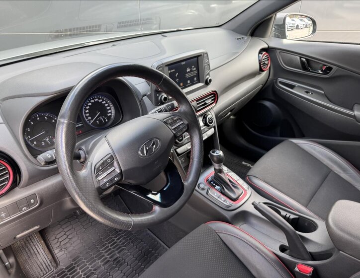 Hyundai Kona SUV / Terénní 1,6 l 130 kw