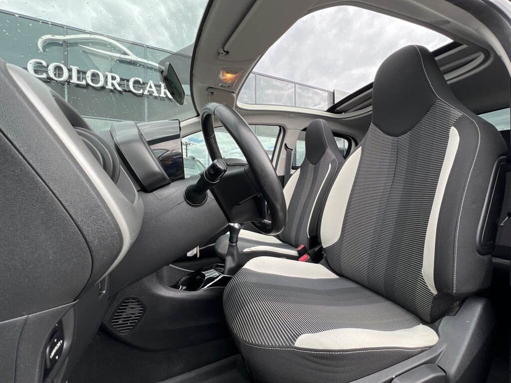 Peugeot 108 Hatchback 1,2 l 60 kw