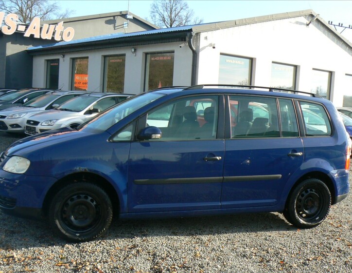 Volkswagen Touran 1
