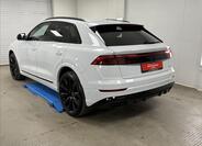 Audi Q8 4