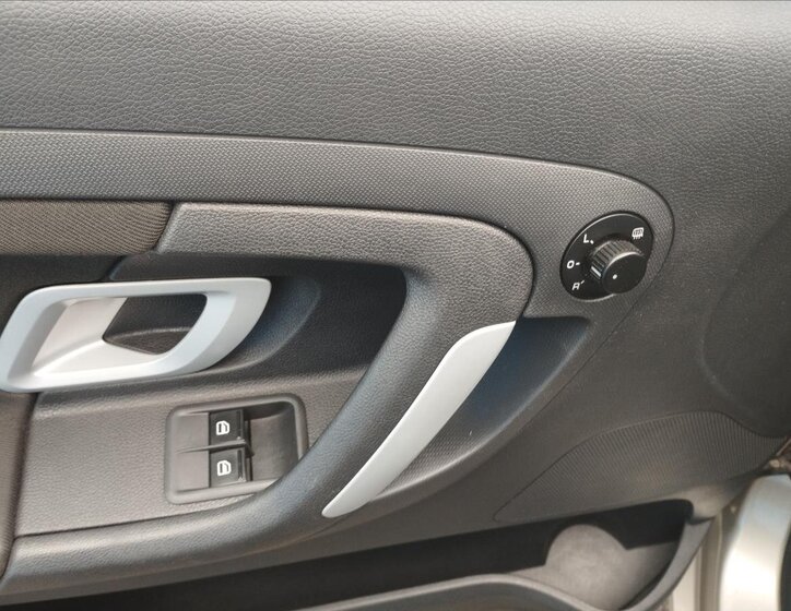 Škoda Roomster Kombi 1,2 l 51 kw