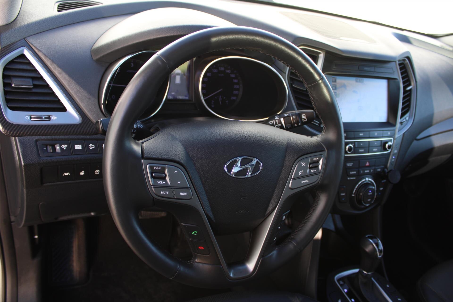 Hyundai Santa Fe SUV / Terénní 2,2 l 147 kw