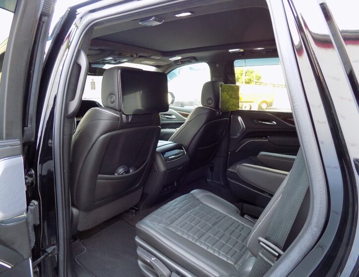 Cadillac Escalade 12