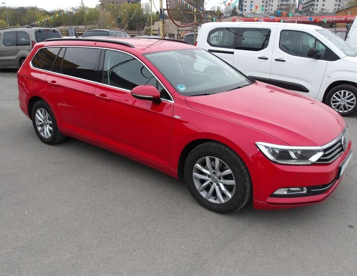 Volkswagen Passat Kombi 1,6 l 88 kw