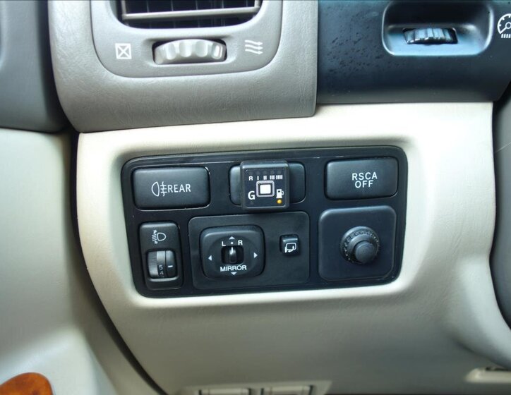 Toyota Land Cruiser SUV / Terénní 4,7 l 175 kw