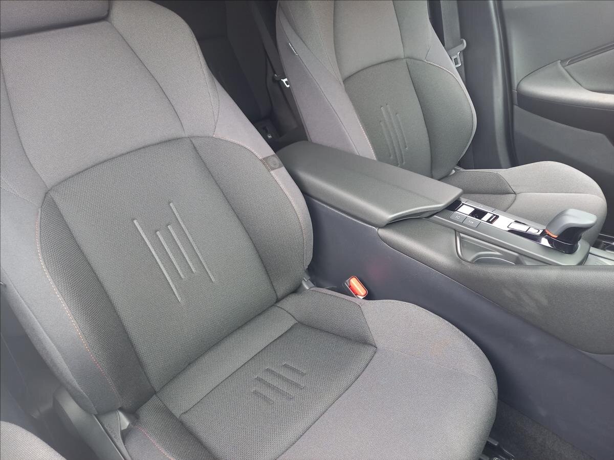 Toyota C-HR SUV 1,8 l 103 kw