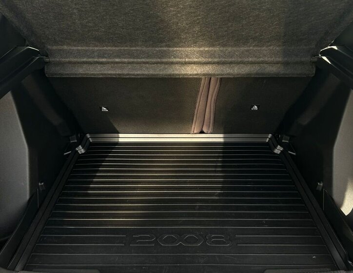 Peugeot 2008 SUV 1,2 l 74 kw