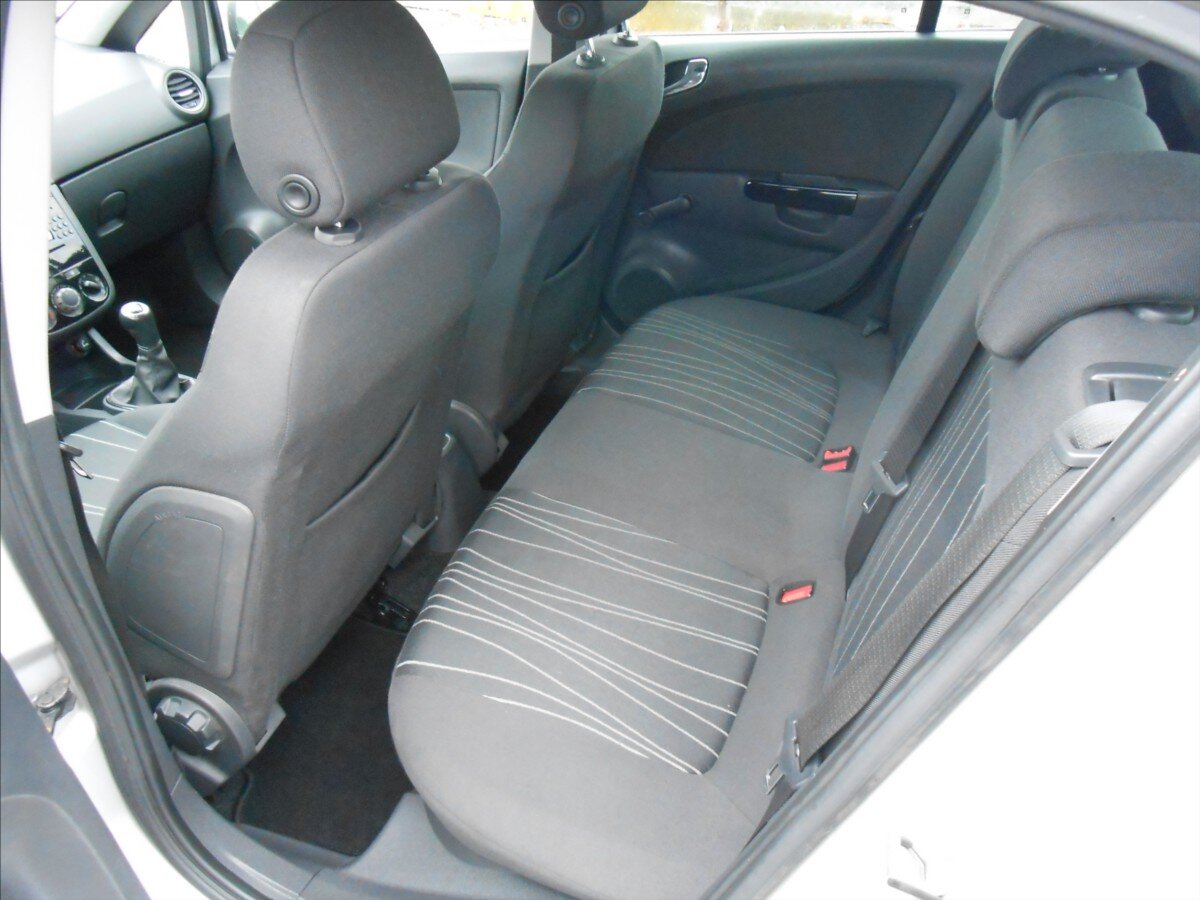 Opel Corsa Hatchback 1,4 l 64 kw