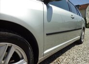 Toyota Avensis Kombi 2,0 l 93 kw