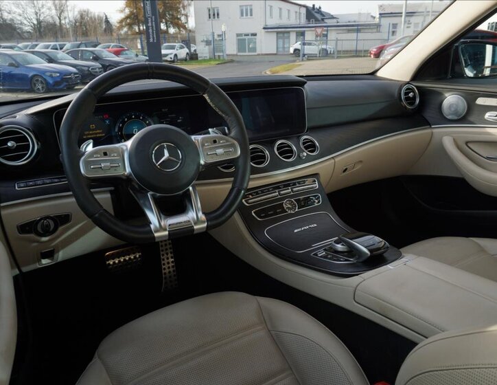 Mercedes-Benz Třídy E Sedan / Limuzína 4,0 l 450 kw