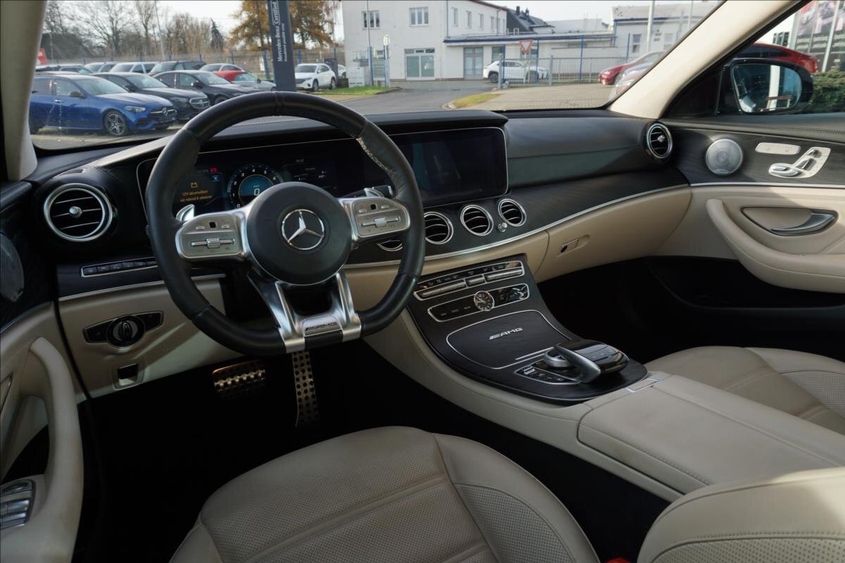 Mercedes-Benz Třídy E Sedan / Limuzína 4,0 l 450 kw