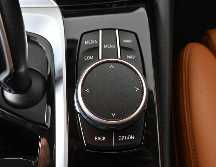 BMW Řada 5 Kombi 3,0 l 210 kw