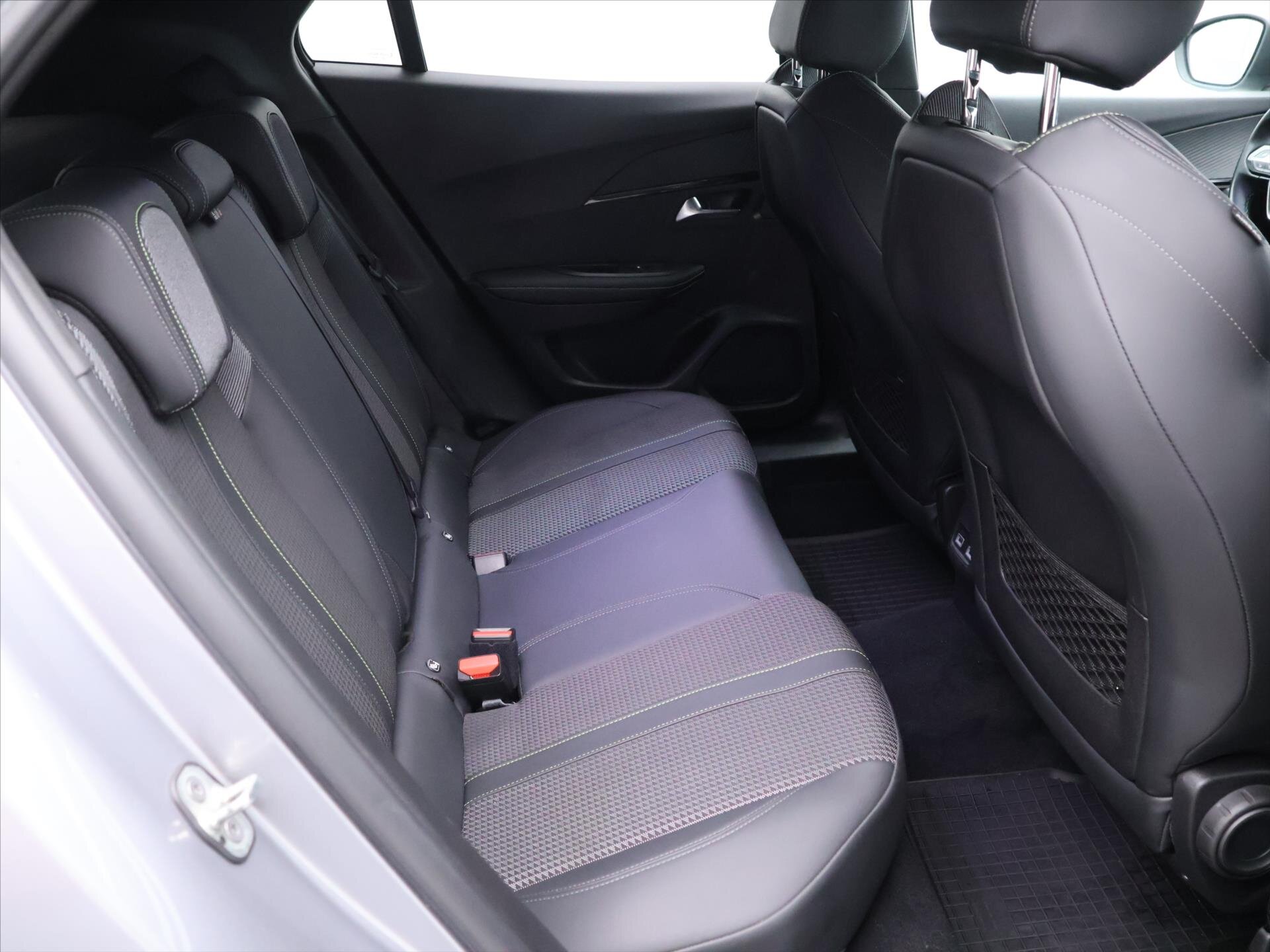 Peugeot 2008 SUV 1,2 l 96 kw