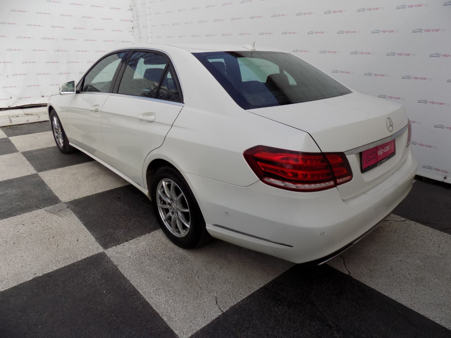 Mercedes-Benz Třídy E Sedan / Limuzína 2,1 l 125 kw