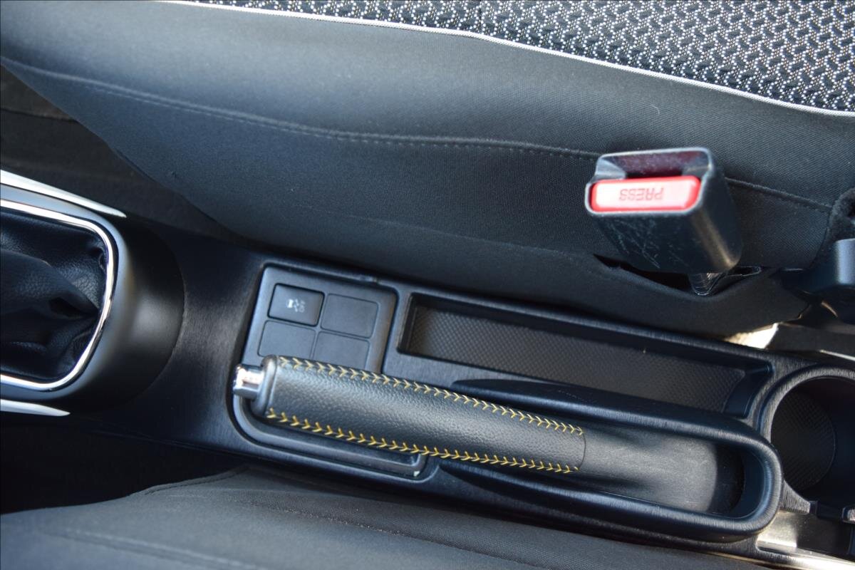 Toyota Yaris Hatchback 998,0 51 kw