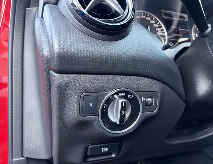 Mercedes-Benz Třídy A Hatchback 1,6 l 90 kw