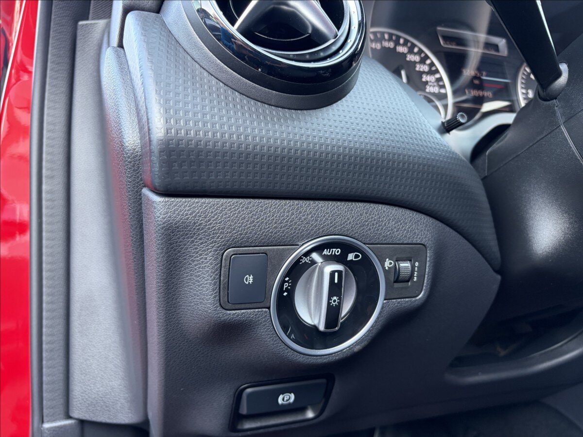 Mercedes-Benz Třídy A Hatchback 1,6 l 90 kw