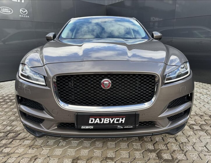 Jaguar F-Pace SUV 2,0 l 132 kw