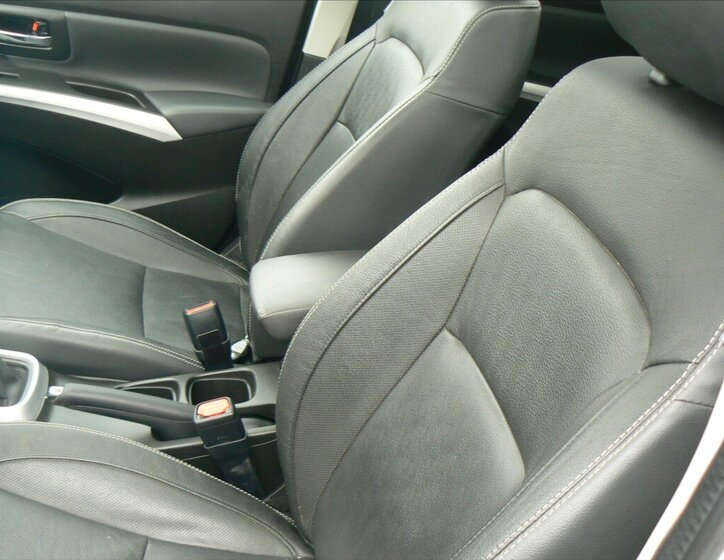 Suzuki SX4 S-Cross SUV / Terénní 1,4 l 103 kw