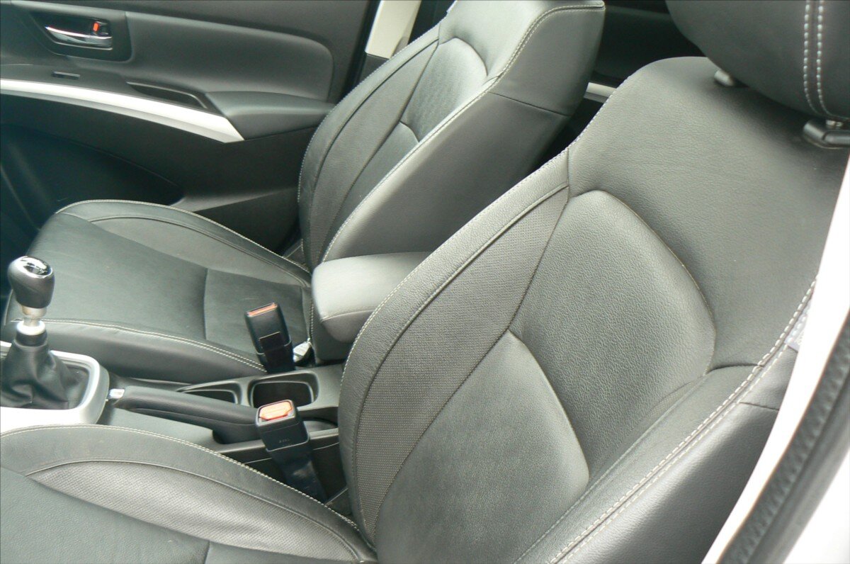 Suzuki SX4 S-Cross SUV / Terénní 1,4 l 103 kw