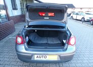 Volkswagen Passat Sedan / Limuzína 2,0 l 103 kw