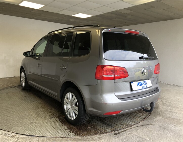 Volkswagen Touran 5