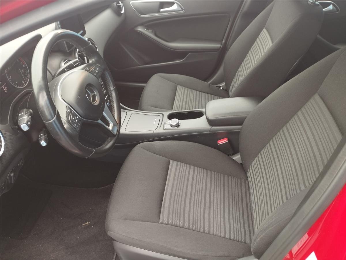 Mercedes-Benz Třídy A Hatchback 1,4 l 66 kw