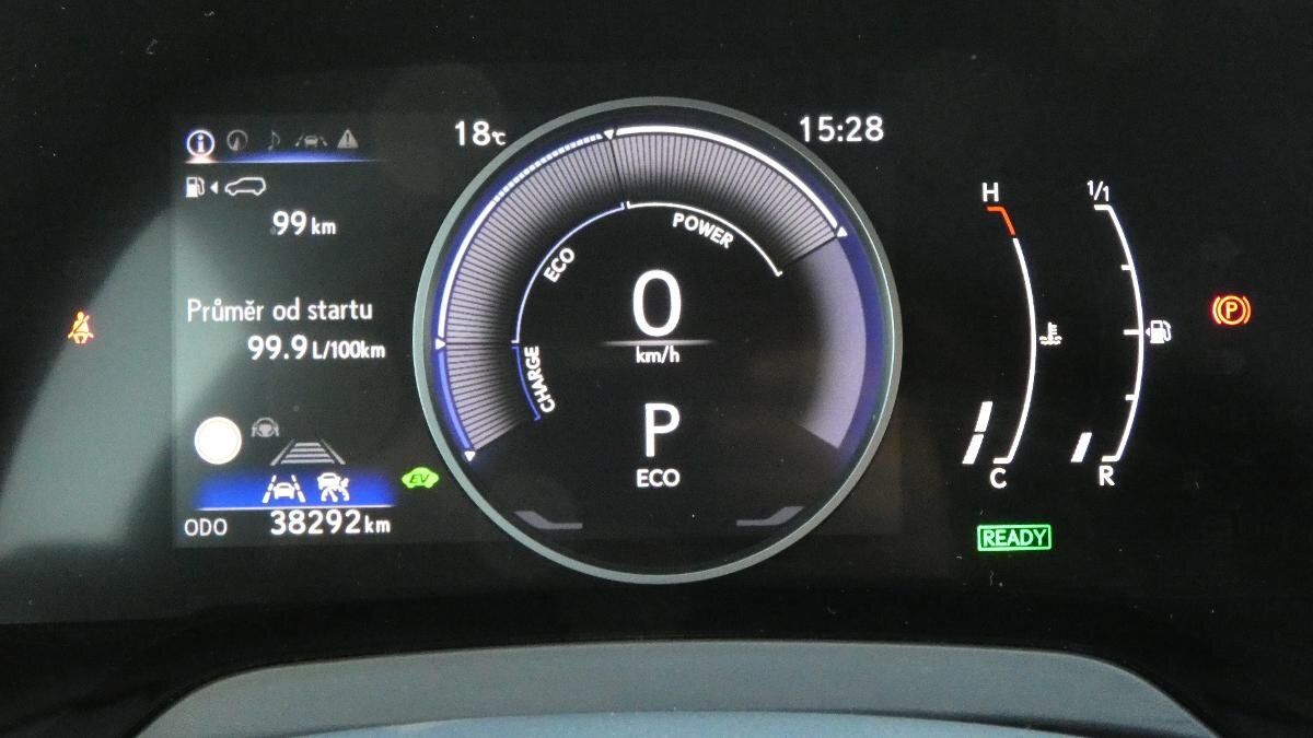 Lexus RX 350h SUV / Terénní 2,5 l 140 kw