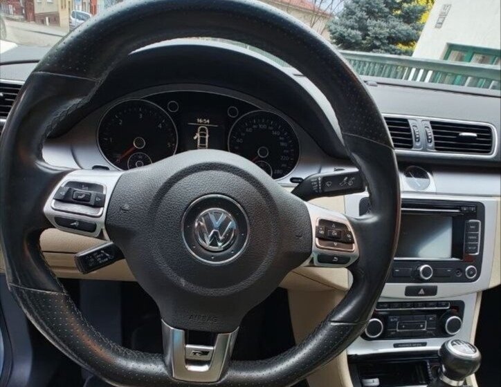 Volkswagen Passat Sedan / Limuzína 0,0 125 kw