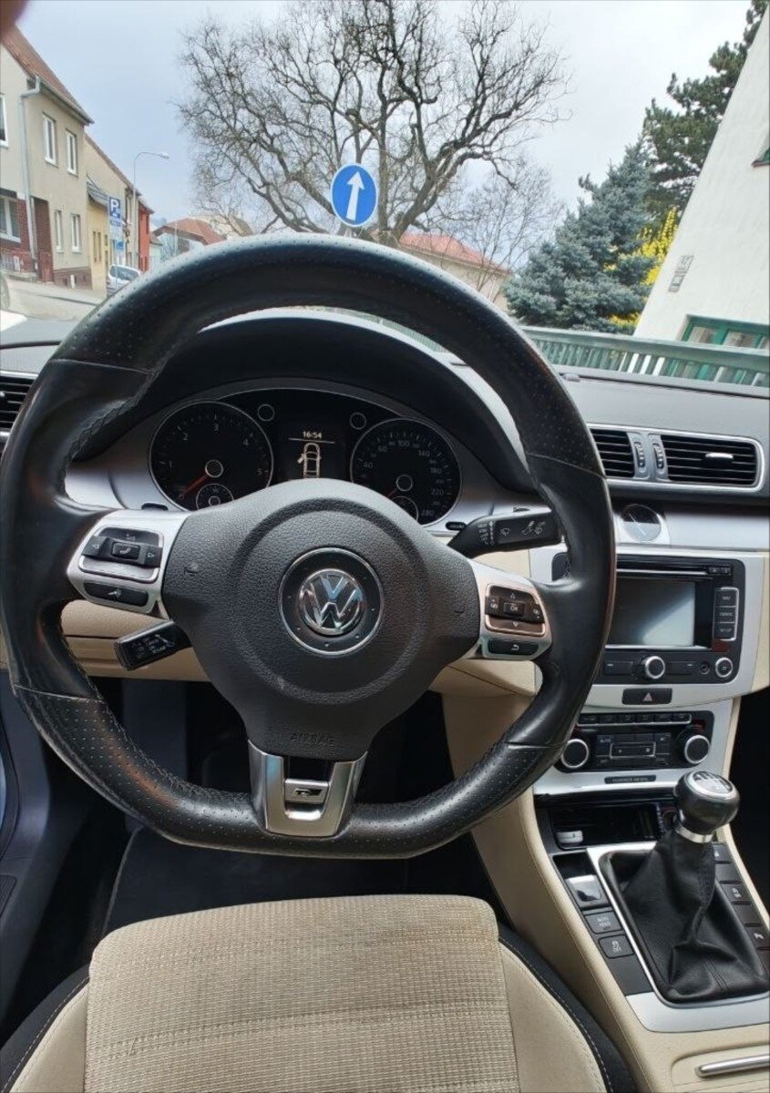 Volkswagen Passat Sedan / Limuzína 0,0 125 kw