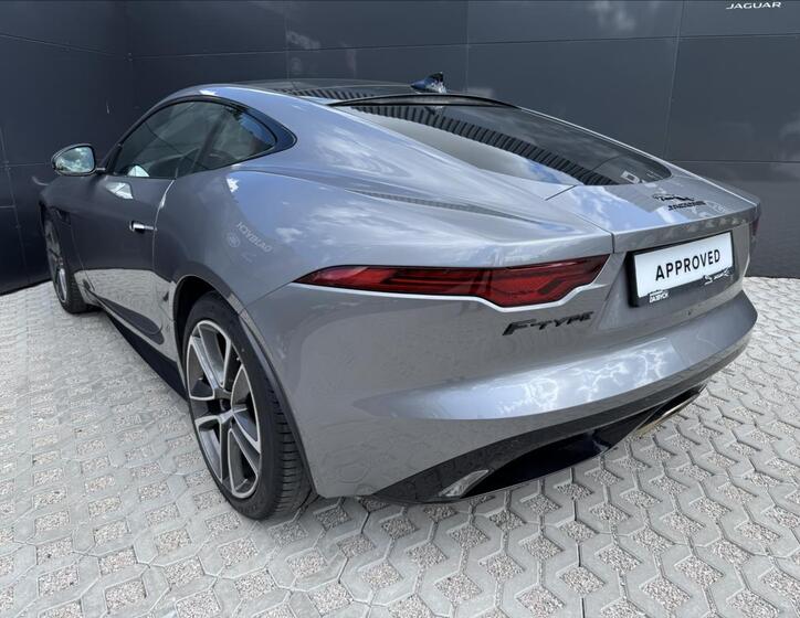 Jaguar F-Type 6