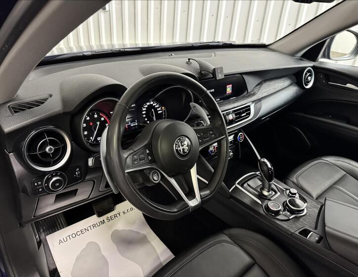 Alfa Romeo Stelvio 15