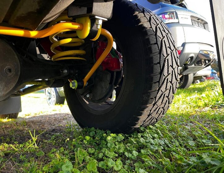 Land Rover Defender SUV / Terénní 2,2 l 90 kw