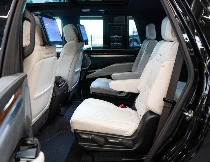 Cadillac Escalade 43