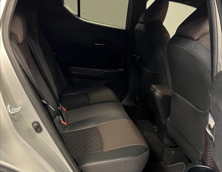 Toyota C-HR Hatchback 1,8 l 72 kw