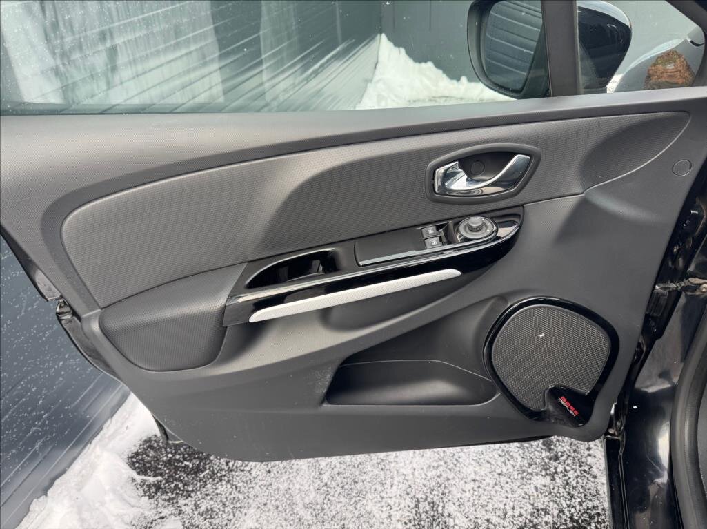 Renault Clio Hatchback 898,0 66 kw