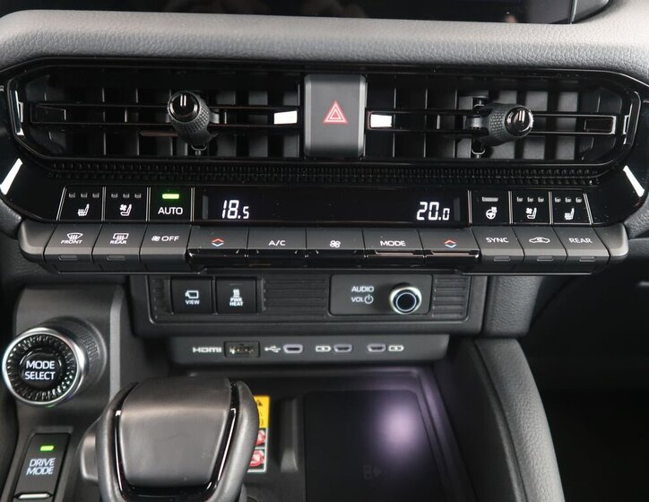 Toyota Land Cruiser SUV 2,8 l 151 kw