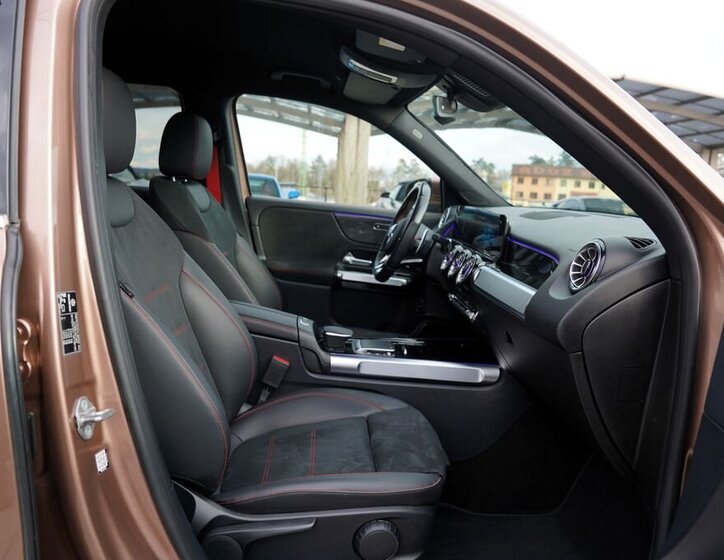 Mercedes-Benz GLB SUV / Terénní 2,0 l 225 kw